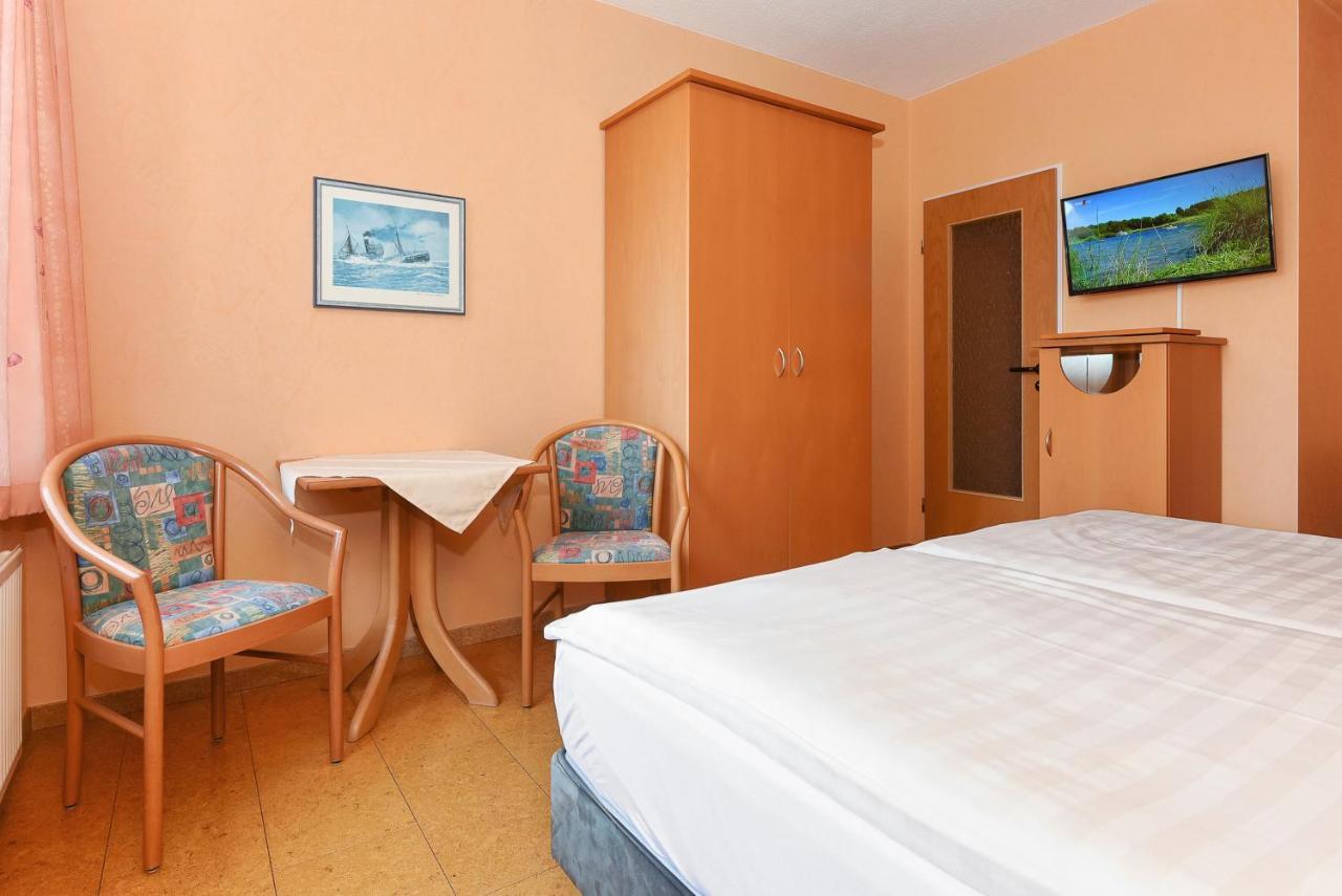 Hotel-Pension Altes Siel Бензерзиль Экстерьер фото