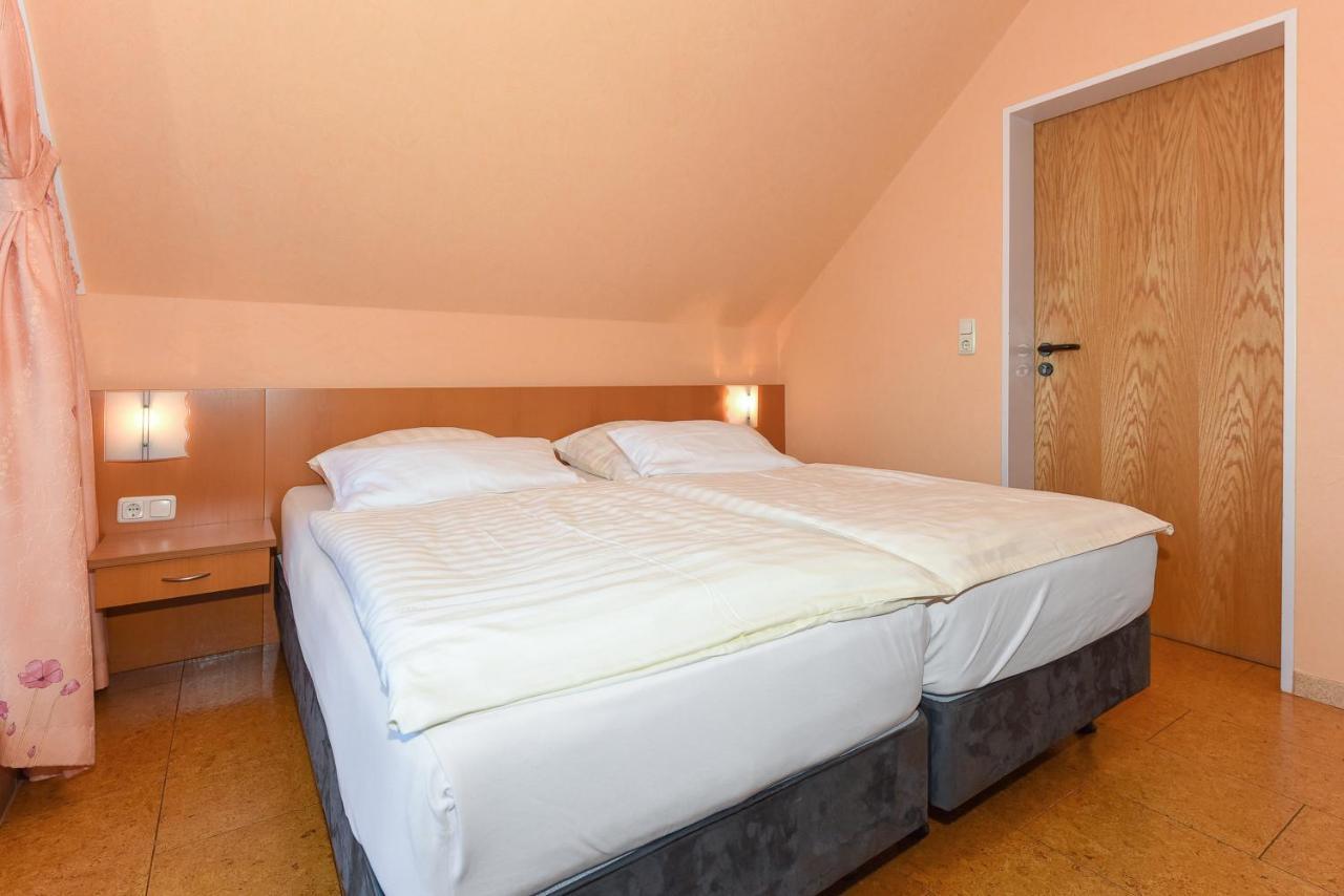 Hotel-Pension Altes Siel Бензерзиль Экстерьер фото
